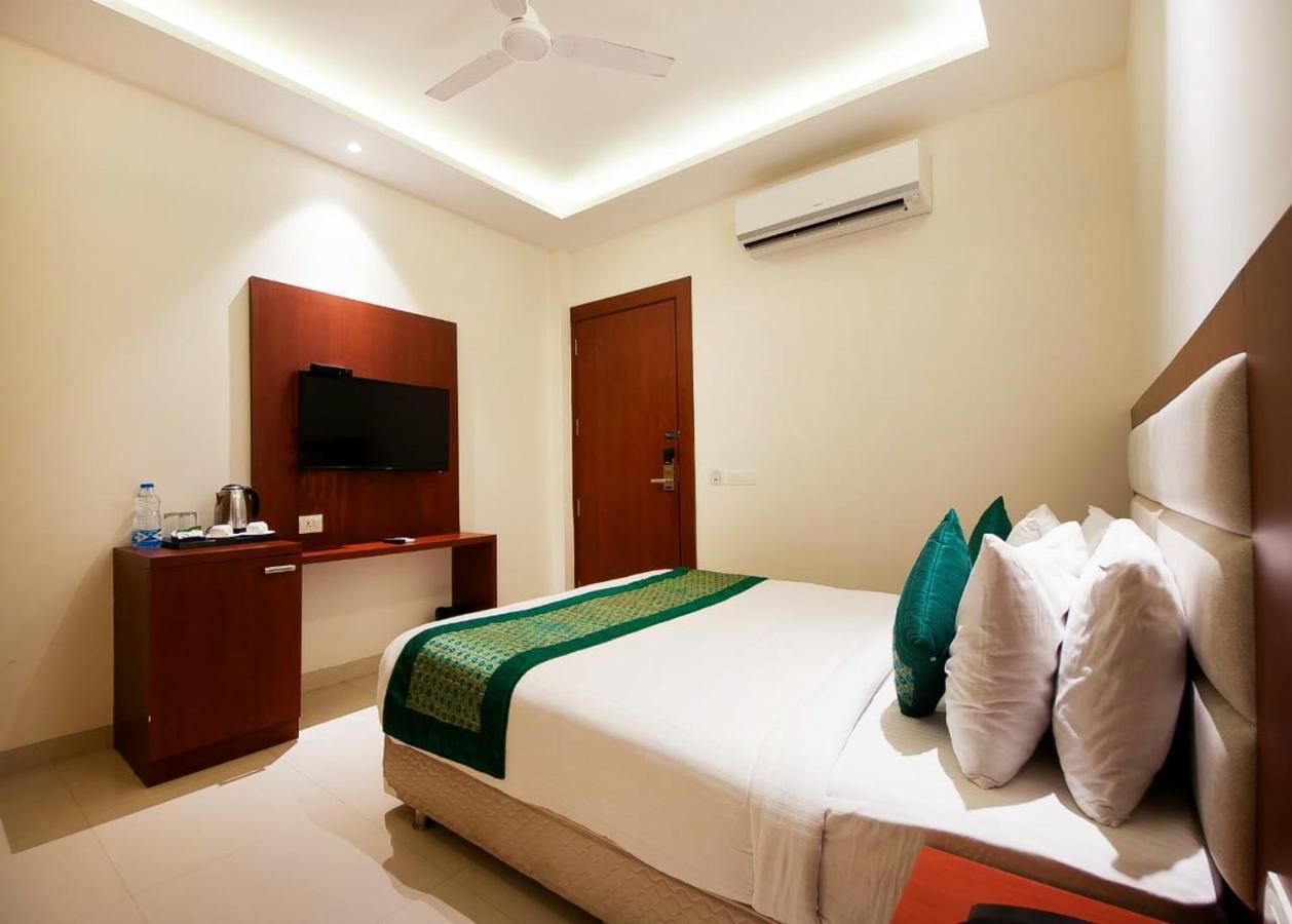 Hotel Z Suite-Near Delhi Airport Yeni Delhi Dış mekan fotoğraf
