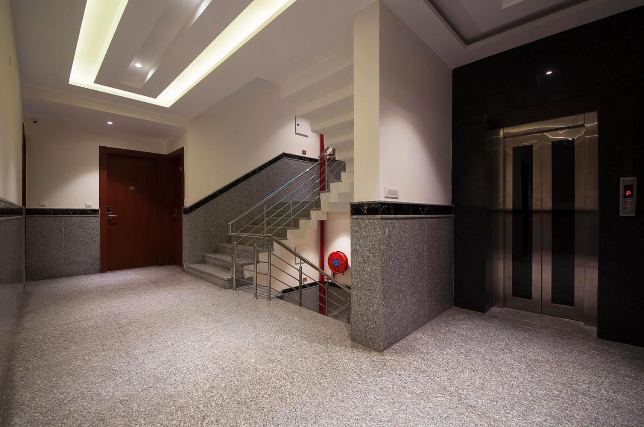 Hotel Z Suite-Near Delhi Airport Yeni Delhi Dış mekan fotoğraf