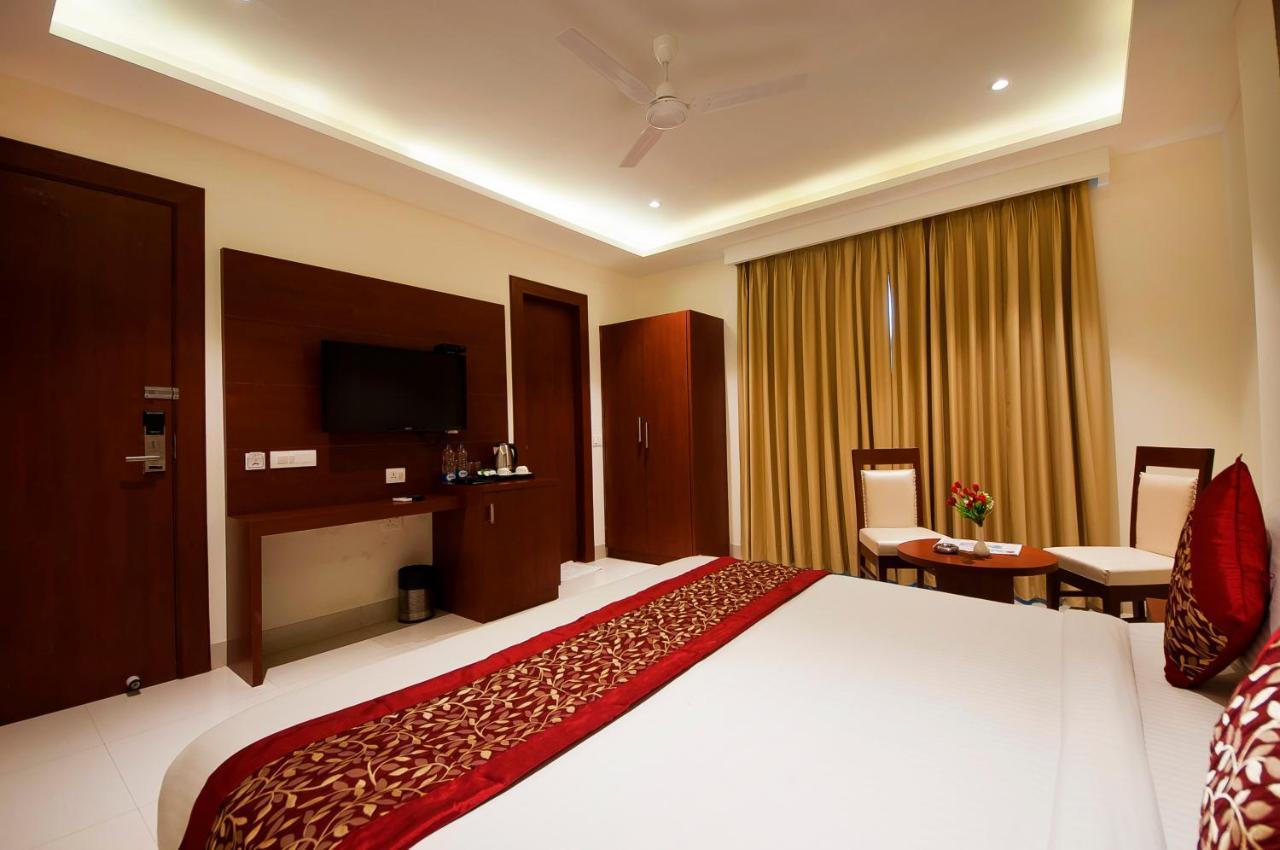 Hotel Z Suite-Near Delhi Airport Yeni Delhi Dış mekan fotoğraf