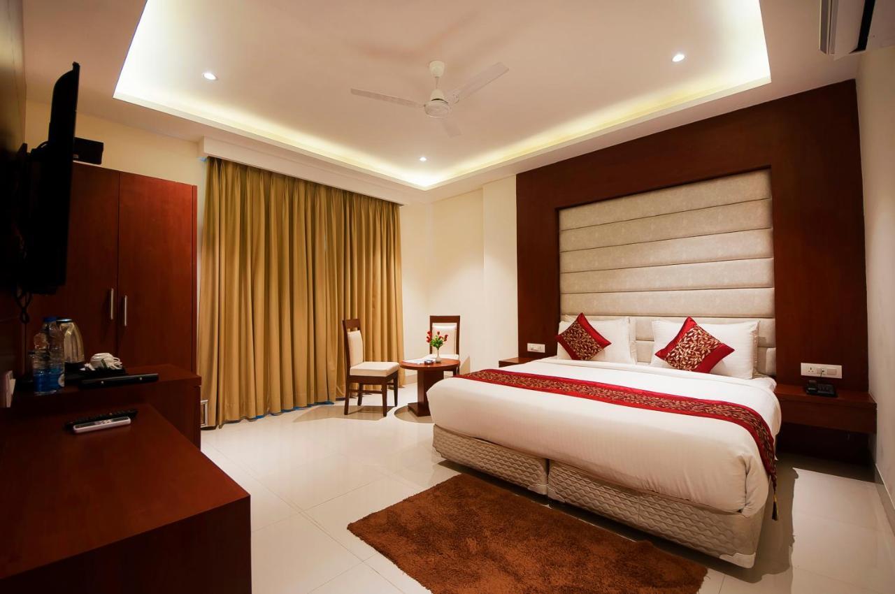 Hotel Z Suite-Near Delhi Airport Yeni Delhi Dış mekan fotoğraf